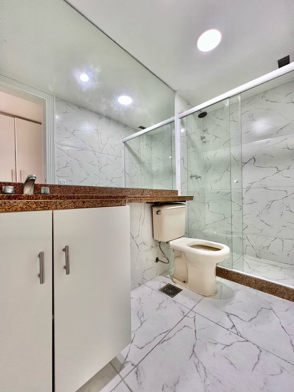 Apartamento à venda na orla da praia da Barra - Rio de Janeiro - 