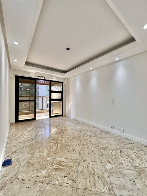 Apartamento à venda na orla da praia da Barra - Rio de Janeiro - 