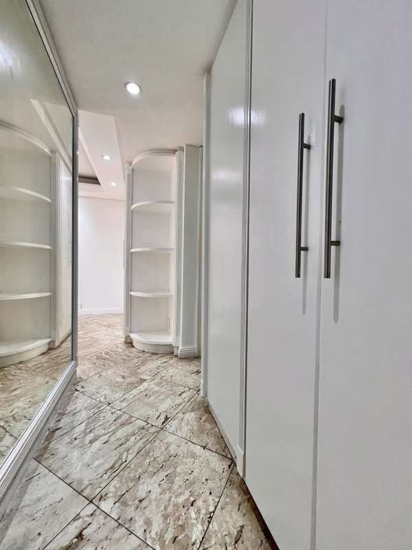 Apartamento à venda na orla da praia da Barra - Rio de Janeiro - 