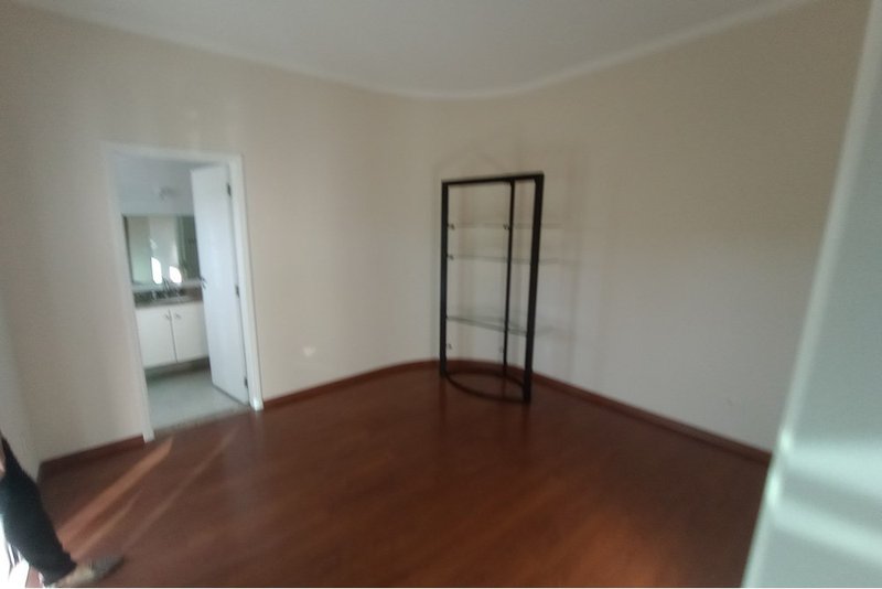 Casa À VENDA, 305m, 3 Suítes, R$ 1.390.000 - Granja Olga II - Sorocaba SP Rua Maria Moron Morad Sorocaba - 