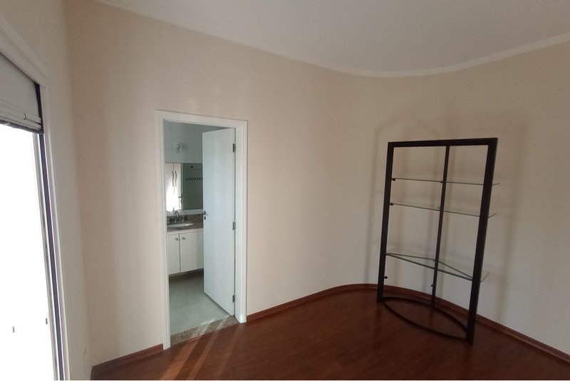 Casa À VENDA, 305m, 3 Suítes, R$ 1.390.000 - Granja Olga II - Sorocaba SP Rua Maria Moron Morad Sorocaba - 