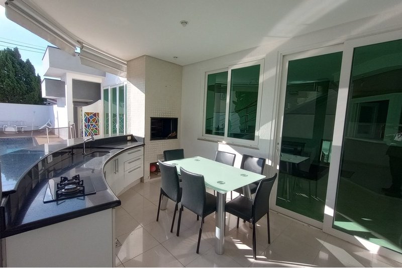 Casa À VENDA, 305m, 3 Suítes, R$ 1.390.000 - Granja Olga II - Sorocaba SP Rua Maria Moron Morad Sorocaba - 