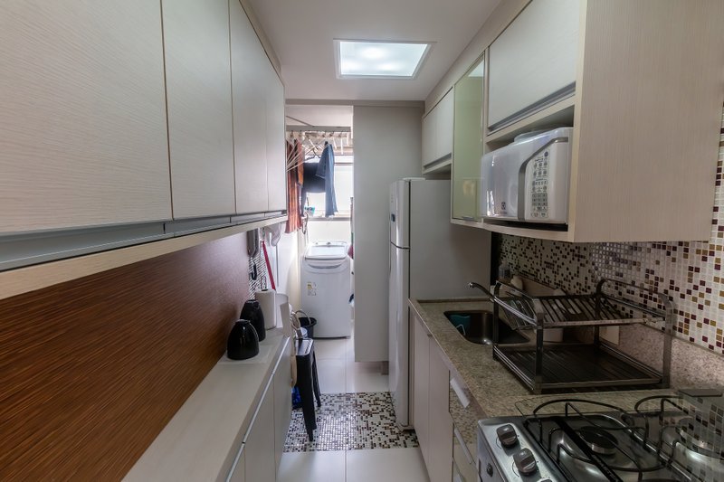 VENDE-SE APT COMPACTO REFORMADO NO CORAÇÃO DO ITAIM BIBI – 41M2 COM 1 VAGA Rua Professor Tamandaré Toledo São Paulo - 
