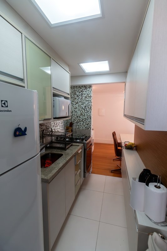 VENDE-SE APT COMPACTO REFORMADO NO CORAÇÃO DO ITAIM BIBI – 41M2 COM 1 VAGA Rua Professor Tamandaré Toledo São Paulo - 
