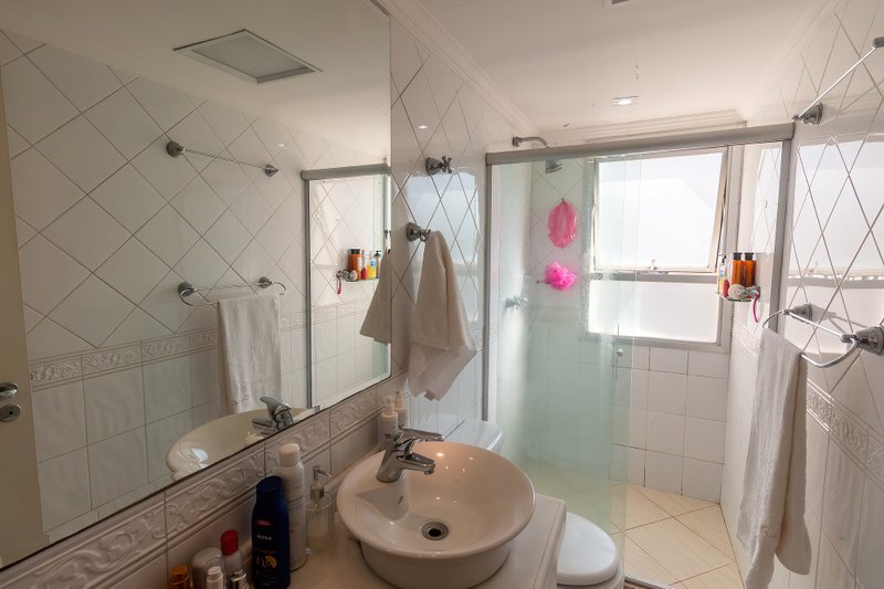 VENDE-SE APT COMPACTO REFORMADO NO CORAÇÃO DO ITAIM BIBI – 41M2 COM 1 VAGA Rua Professor Tamandaré Toledo São Paulo - 