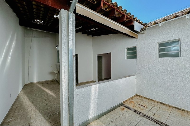 Casa Á VENDA, 118m - 3 Dorm. 1 Suíte - R$ 392.000 - Res. Solar dos Pinheiros -  Sorocaba Rua Ramon Haro Martini Sorocaba - 
