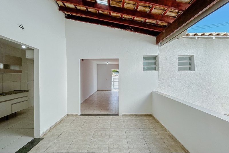 Casa Á VENDA, 118m - 3 Dorm. 1 Suíte - R$ 392.000 - Res. Solar dos Pinheiros -  Sorocaba Rua Ramon Haro Martini Sorocaba - 