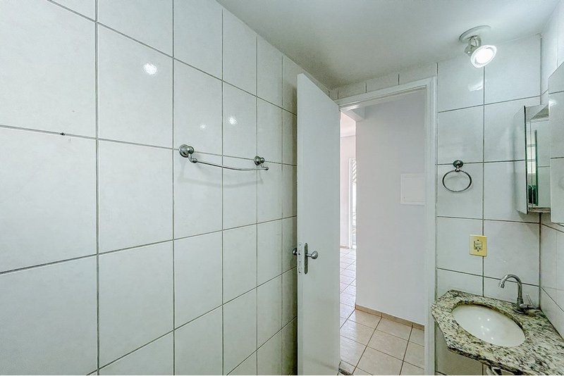 Casa Á VENDA, 118m - 3 Dorm. 1 Suíte - R$ 392.000 - Res. Solar dos Pinheiros -  Sorocaba Rua Ramon Haro Martini Sorocaba - 