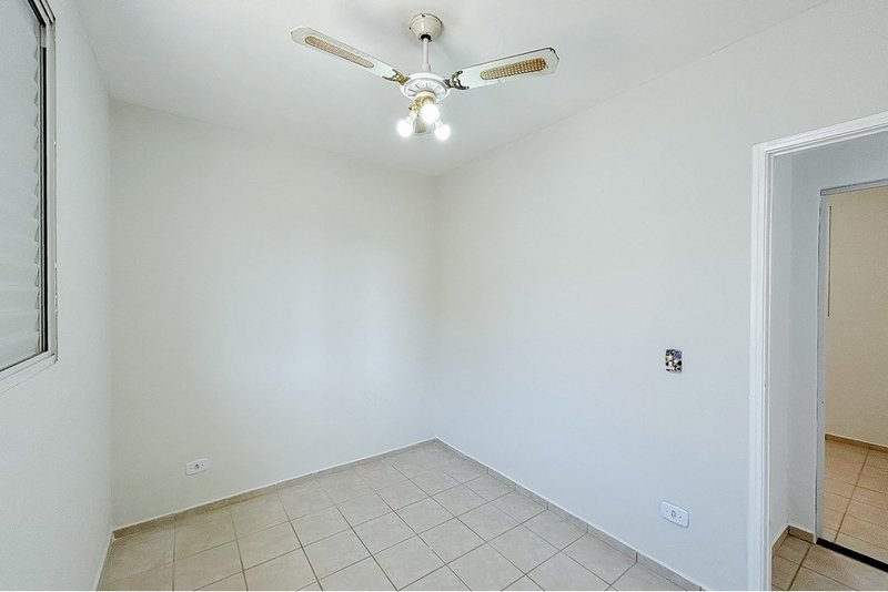 Casa Á VENDA, 118m - 3 Dorm. 1 Suíte - R$ 392.000 - Res. Solar dos Pinheiros -  Sorocaba Rua Ramon Haro Martini Sorocaba - 