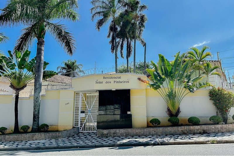 Casa Á VENDA, 118m - 3 Dorm. 1 Suíte - R$ 392.000 - Res. Solar dos Pinheiros -  Sorocaba Rua Ramon Haro Martini Sorocaba - 