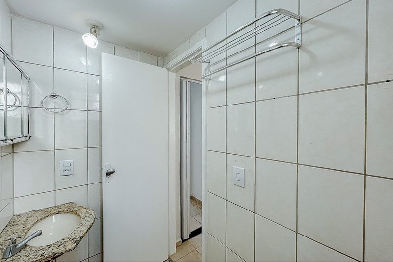 Casa Á VENDA, 118m - 3 Dorm. 1 Suíte - R$ 392.000 - Res. Solar dos Pinheiros -  Sorocaba Rua Ramon Haro Martini Sorocaba - 