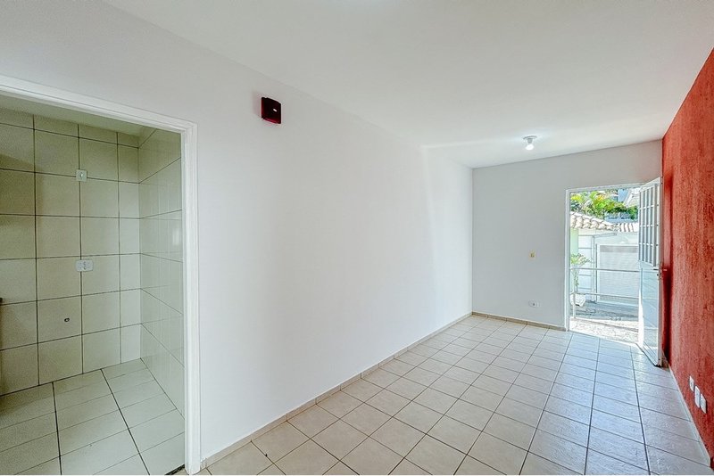 Casa Á VENDA, 118m - 3 Dorm. 1 Suíte - R$ 392.000 - Res. Solar dos Pinheiros -  Sorocaba Rua Ramon Haro Martini Sorocaba - 