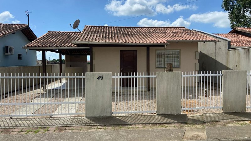 Casa de Alvenaria no Bairro Joaia tijucas Rua Jose Jorge vargas Tijucas - 