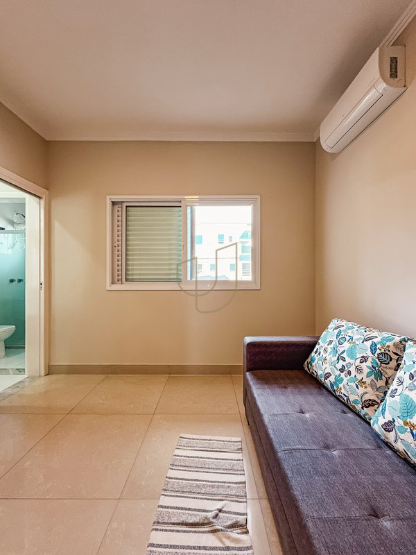 Sobrado com 4 Suítes no Residencial Jaguary - São José dos Campos - 