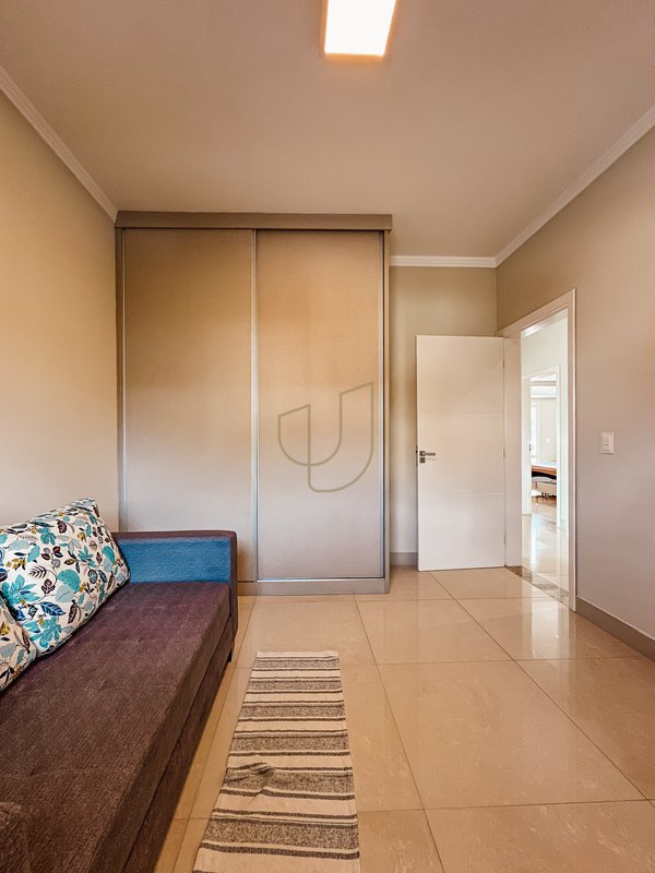 Sobrado com 4 Suítes no Residencial Jaguary - São José dos Campos - 