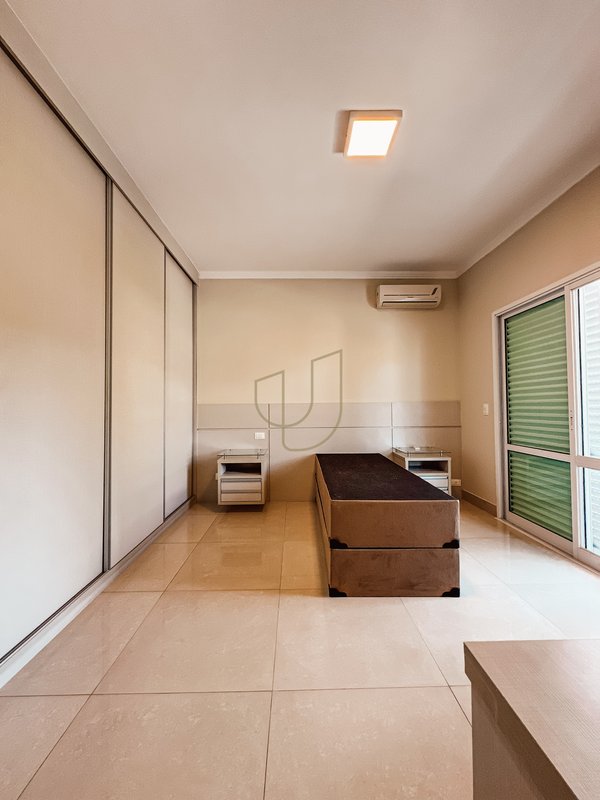 Sobrado com 4 Suítes no Residencial Jaguary - São José dos Campos - 