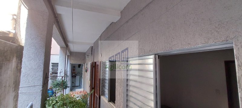 CASA À VENDA EM CAMPO LIMPO COM 5 DORMITÓRIOS E GARAGEM PARA 4 CARROS Rua Guanajá São Paulo - 