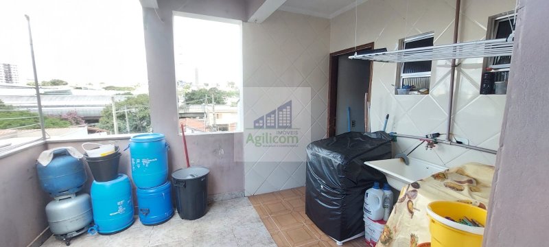 CASA À VENDA EM CAMPO LIMPO COM 5 DORMITÓRIOS E GARAGEM PARA 4 CARROS Rua Guanajá São Paulo - 