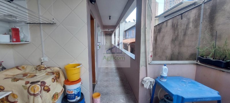 CASA À VENDA EM CAMPO LIMPO COM 5 DORMITÓRIOS E GARAGEM PARA 4 CARROS Rua Guanajá São Paulo - 