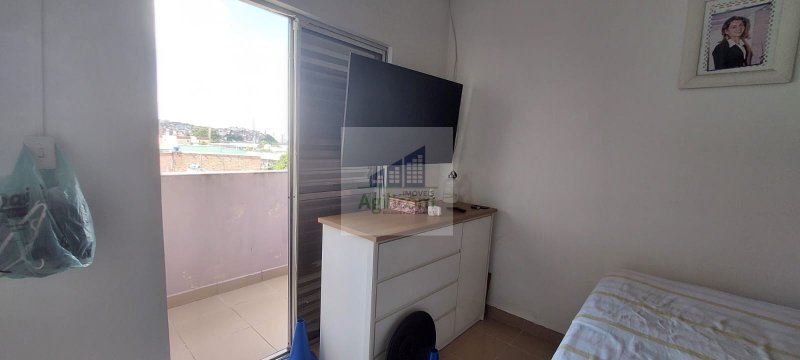 CASA À VENDA EM CAMPO LIMPO COM 5 DORMITÓRIOS E GARAGEM PARA 4 CARROS Rua Guanajá São Paulo - 