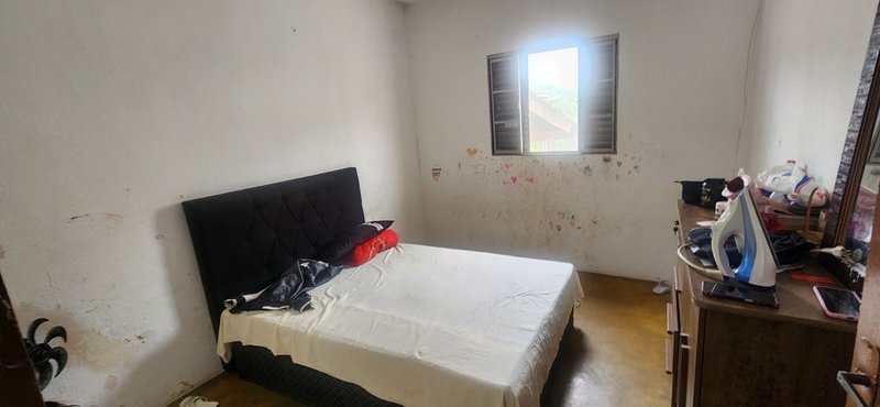 Casa à venda no centro de Igaratá  Igaratá - 