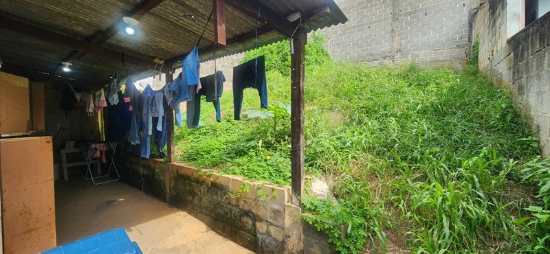 Casa à venda no centro de Igaratá  Igaratá - 