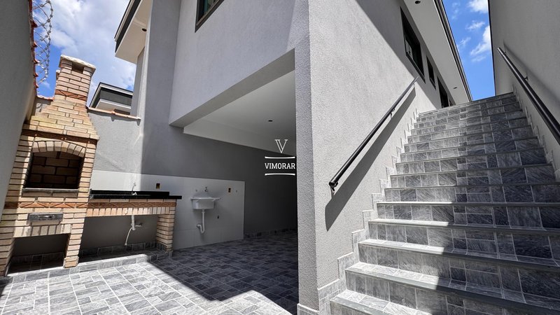 casa 3 dormitórios sendo 1 suíte + 2 vagas de garagem - Itaquaquecetuba - 