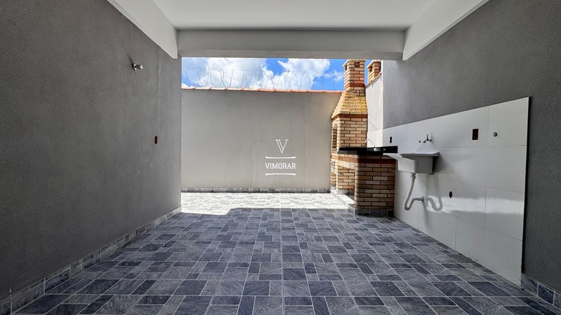 casa 3 dormitórios sendo 1 suíte + 2 vagas de garagem - Itaquaquecetuba - 