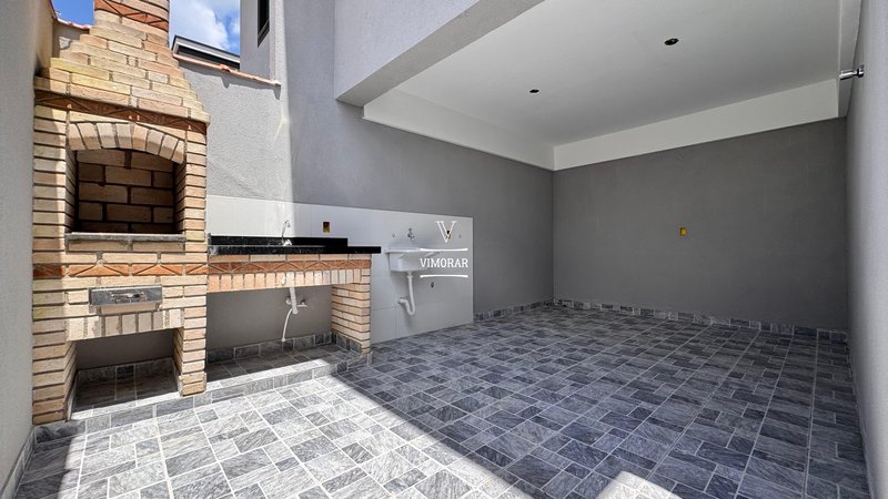 casa 3 dormitórios sendo 1 suíte + 2 vagas de garagem - Itaquaquecetuba - 