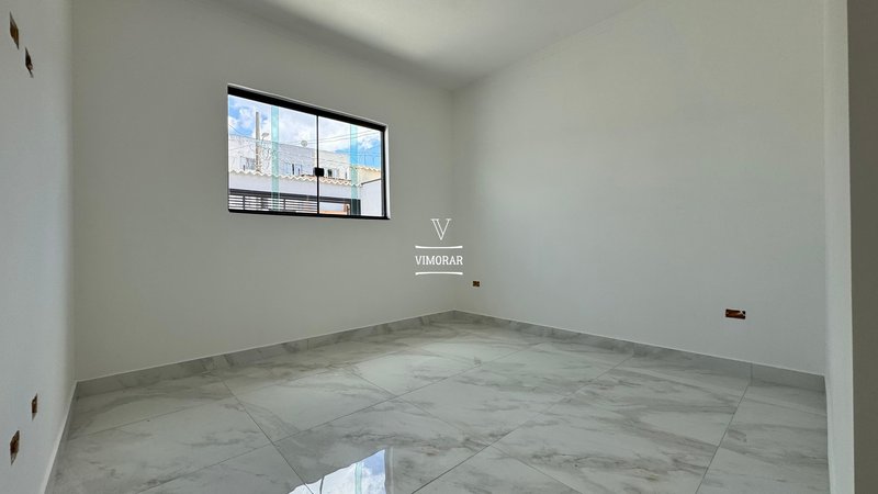 casa 3 dormitórios sendo 1 suíte + 2 vagas de garagem - Itaquaquecetuba - 