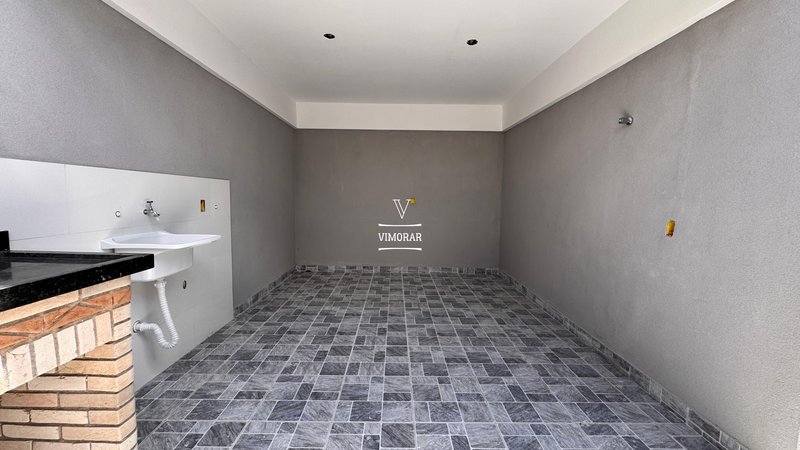 casa 3 dormitórios sendo 1 suíte + 2 vagas de garagem - Itaquaquecetuba - 