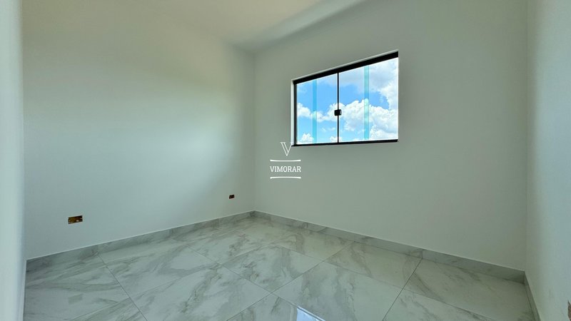 casa 3 dormitórios sendo 1 suíte + 2 vagas de garagem - Itaquaquecetuba - 