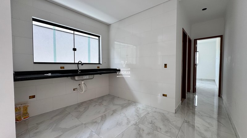 casa 3 dormitórios sendo 1 suíte + 2 vagas de garagem - Itaquaquecetuba - 