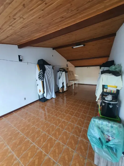 Casa Esquina - 4 Qts. - 02 Suítes - 03 Vgs. - 387m² área construída - R$ 1.300mi Rua Vicenzo Masi Belo Horizonte - 