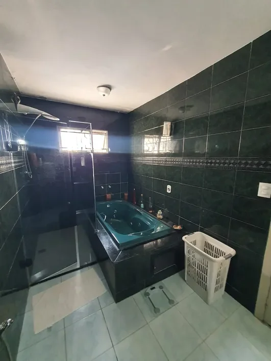 Casa Esquina - 4 Qts. - 02 Suítes - 03 Vgs. - 387m² área construída - R$ 1.300mi Rua Vicenzo Masi Belo Horizonte - 