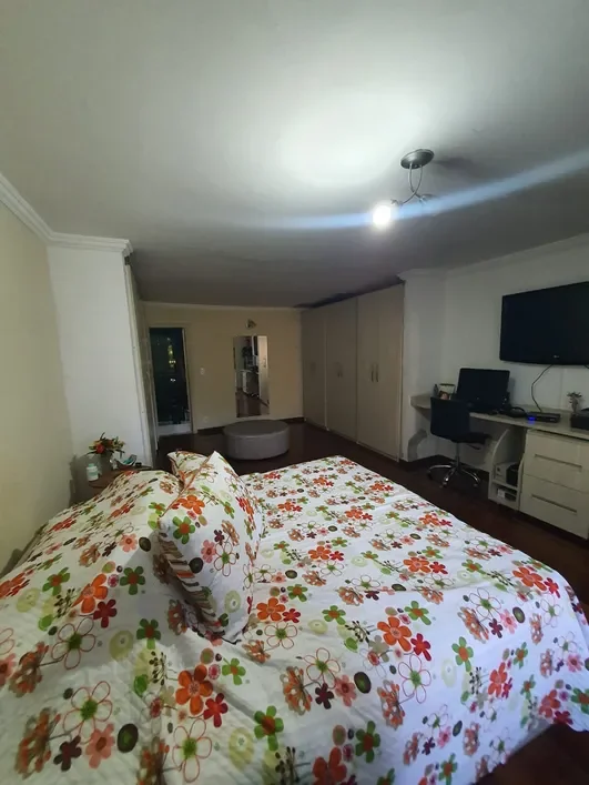 Casa Esquina - 4 Qts. - 02 Suítes - 03 Vgs. - 387m² área construída - R$ 1.300mi Rua Vicenzo Masi Belo Horizonte - 