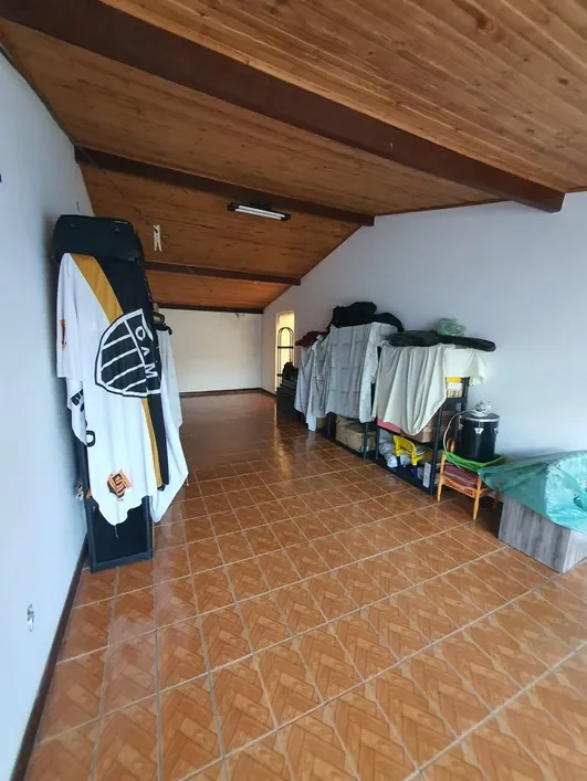 Casa Esquina - 4 Qts. - 02 Suítes - 03 Vgs. - 387m² área construída - R$ 1.300mi Rua Vicenzo Masi Belo Horizonte - 