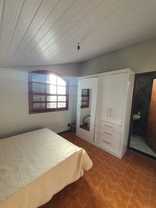 Casa Esquina - 4 Qts. - 02 Suítes - 03 Vgs. - 387m² área construída - R$ 1.300mi Rua Vicenzo Masi Belo Horizonte - 