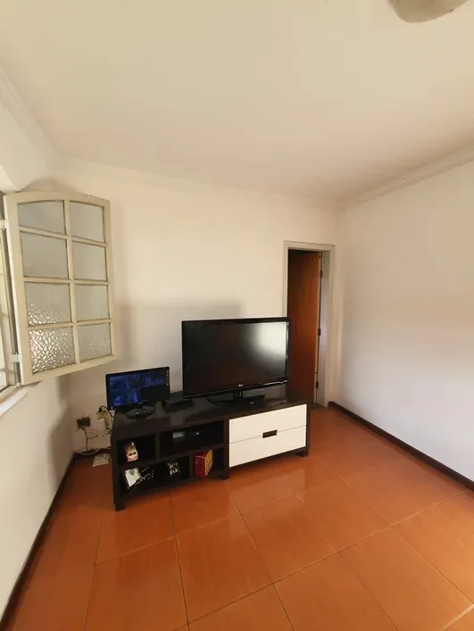 Casa Esquina - 4 Qts. - 02 Suítes - 03 Vgs. - 387m² área construída - R$ 1.300mi Rua Vicenzo Masi Belo Horizonte - 