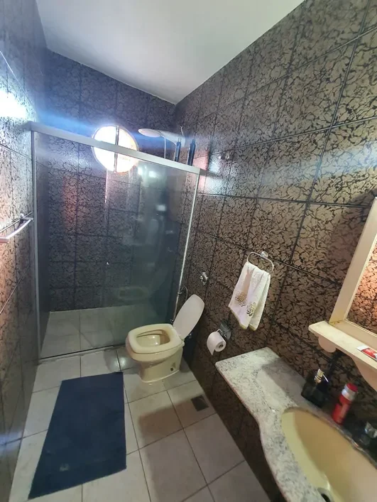 Casa Esquina - 4 Qts. - 02 Suítes - 03 Vgs. - 387m² área construída - R$ 1.300mi Rua Vicenzo Masi Belo Horizonte - 