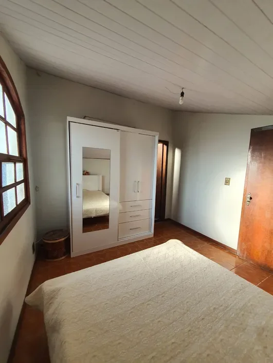 Casa Esquina - 4 Qts. - 02 Suítes - 03 Vgs. - 387m² área construída - R$ 1.300mi Rua Vicenzo Masi Belo Horizonte - 