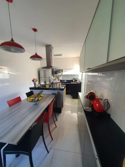 Casa Esquina - 4 Qts. - 02 Suítes - 03 Vgs. - 387m² área construída - R$ 1.300mi Rua Vicenzo Masi Belo Horizonte - 
