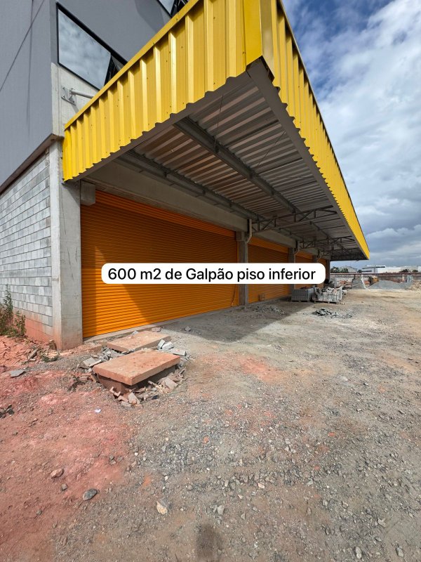 GALPÃO DE 1.300m2 EM ARUJÁ DISPONÍVEL PARA LOCAÇÃO!! - Arujá - 