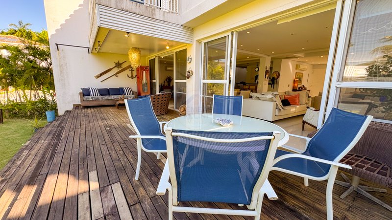 Casa em Condomínio na Praia de Juquehy - À VENDA - São Sebastião - 