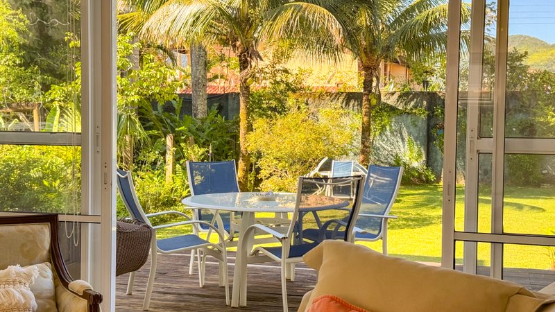 Casa em Condomínio na Praia de Juquehy - À VENDA - São Sebastião - 