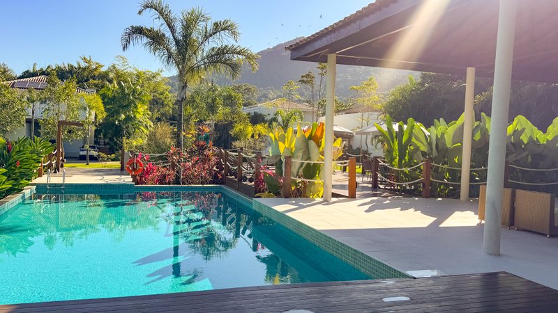 Casa em Condomínio na Praia de Juquehy - À VENDA - São Sebastião - 