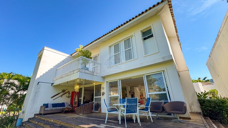 Casa em Condomínio na Praia de Juquehy - À VENDA - São Sebastião - 