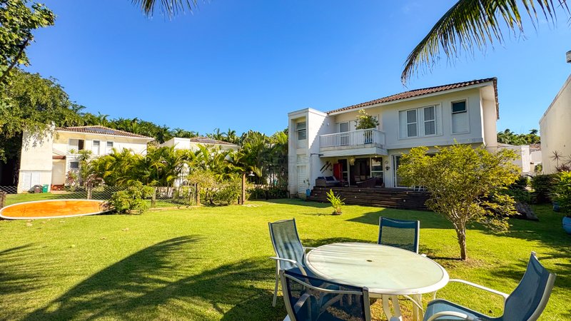 Casa em Condomínio na Praia de Juquehy - À VENDA - São Sebastião - 