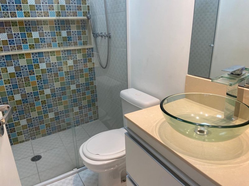 VENDE-SE LINDO APARTAMENTO 70M2 - 2 QUARTOS 1 VAGA Avenida Marquês de São Vicente São Paulo - 