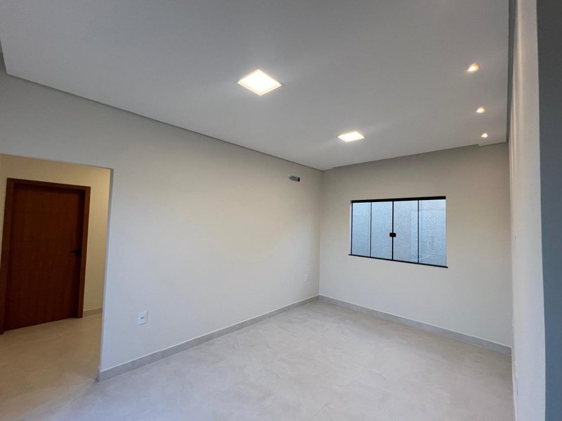 Linda casa no Jardim América em Eunápolis Avenida América  Eunápolis - 
